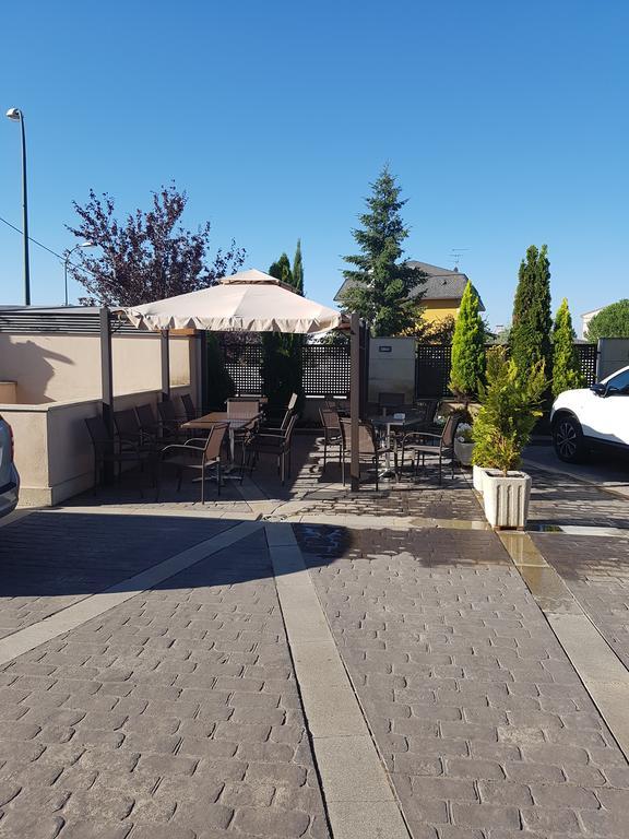 Hotel Entredos Guijuelo Exterior photo